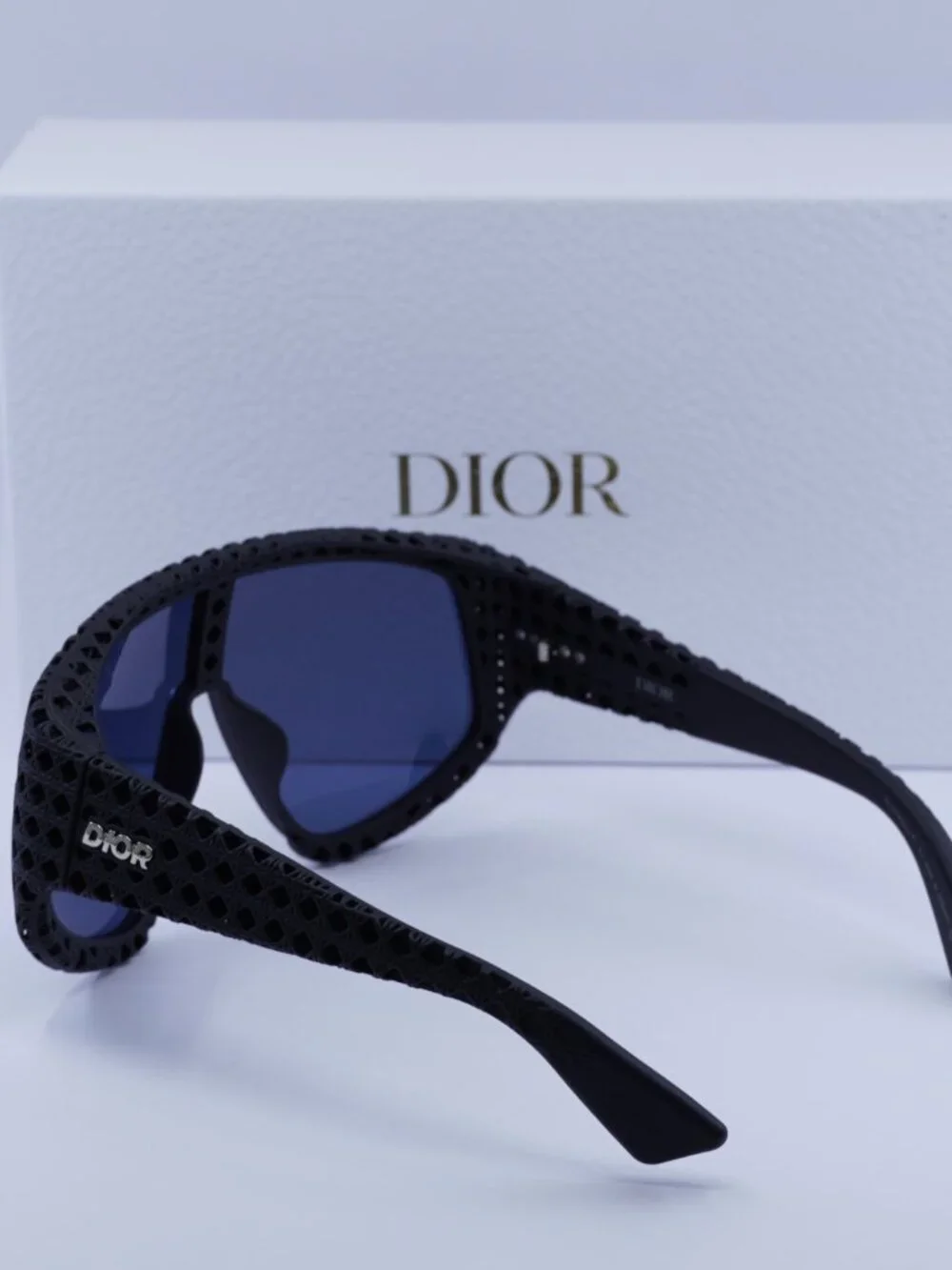 Dior DIOR3D M1U 11B0 Shield Sunglasses – Matte Black / Blue